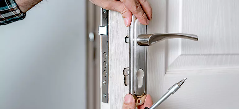 Front Door Knob Repair in Florida Ridge, FL