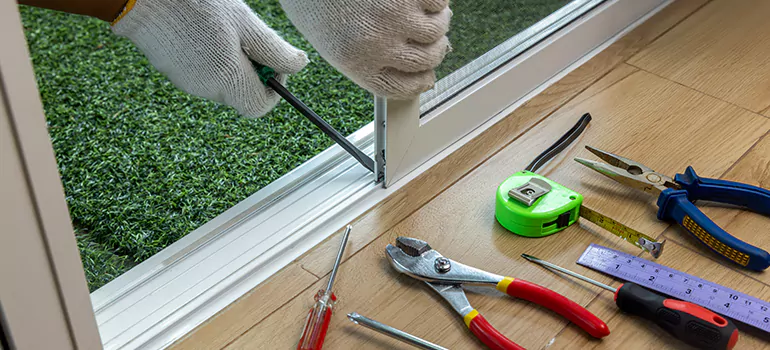 Window Hinge Repair in Florida Ridge, FL